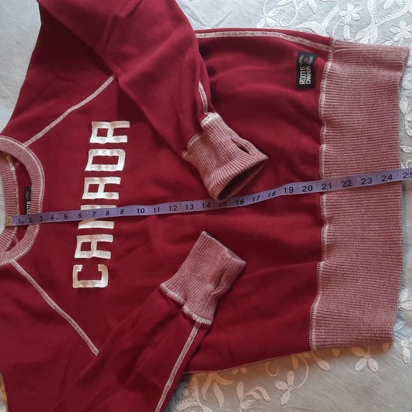 Last Chance:Roots Canada Red/White Sweatshirt (Small) - Picture 4 of 9